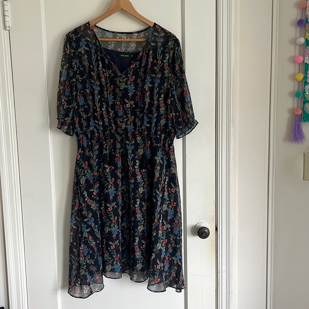 Flowy Floral Short Sleeve Dress - Size XL